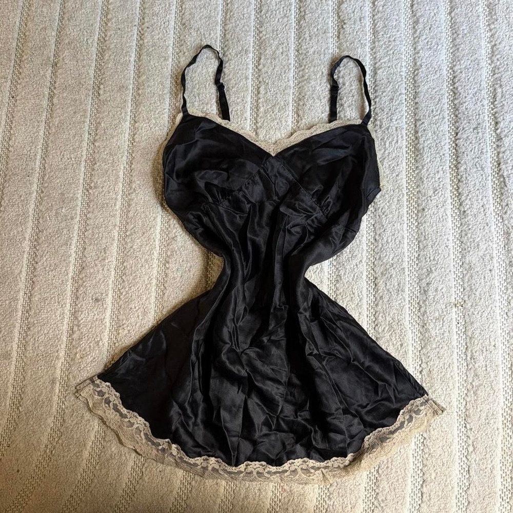 VTG Y2K Old Navy Black satin cami top size M Whimsygoth Gothic Fairycore
